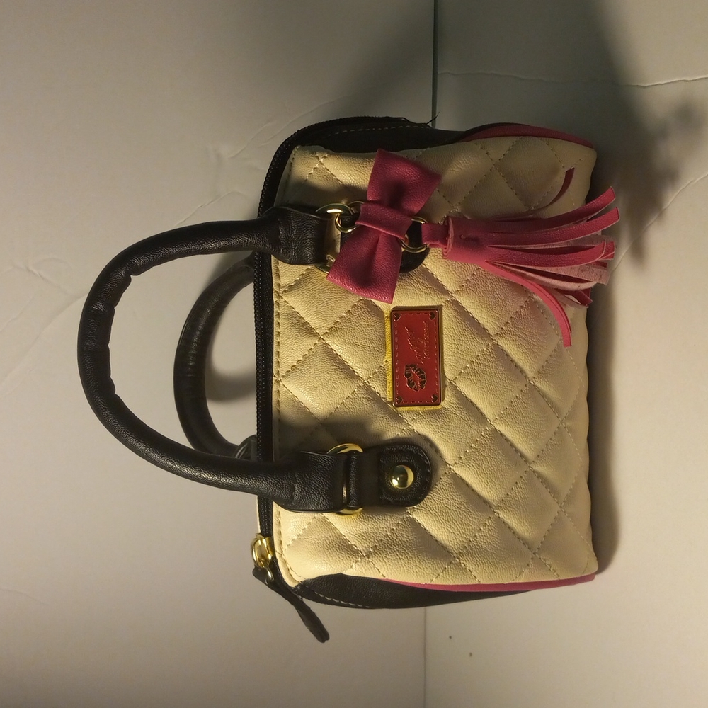 Luv Betsy Purse